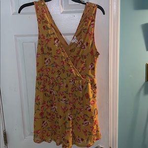 Cute floral romper, new & never worn!